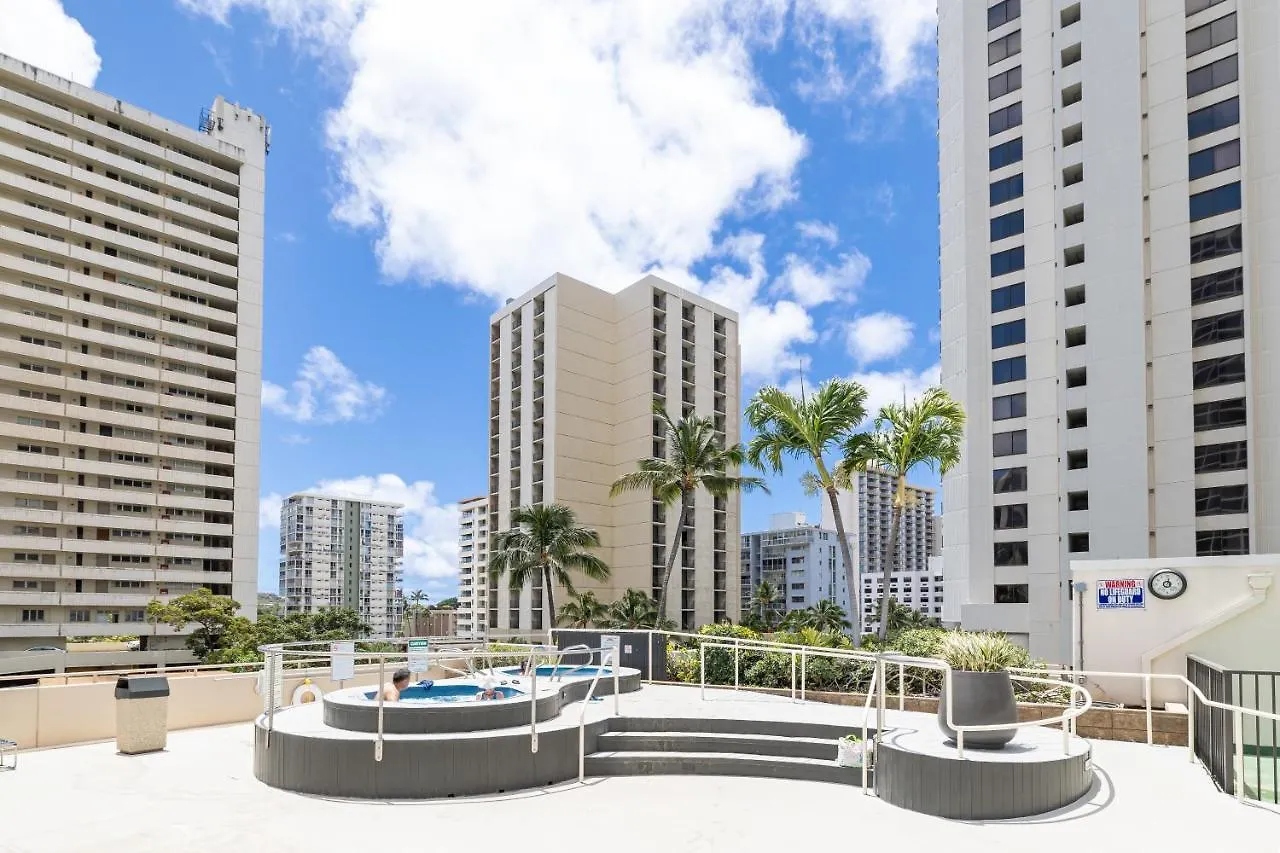 Fabulous Mountain View Condo With Free Parking! Honolulu